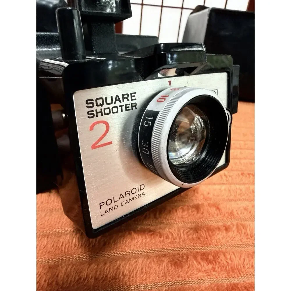 Vintage Polaroid Square Shooter 2 Land Camera Type 88 w/ Original Case 1970s